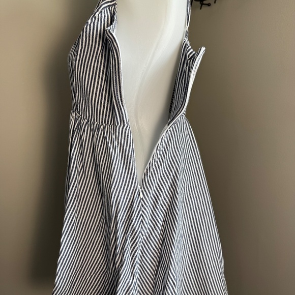 Old Navy Sleeveless High Neck Striped Summer Dress M Beach Boardwalk Festival - Picture 6 of 16